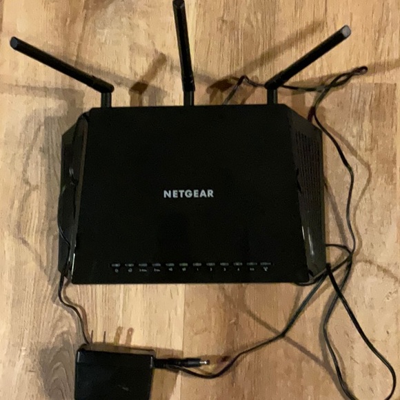 NetGear Router - Picture 1 of 4